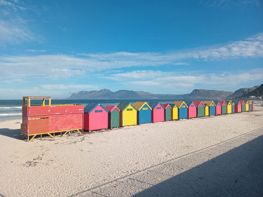 Die bunten Strandhäuschen von Muizenberg