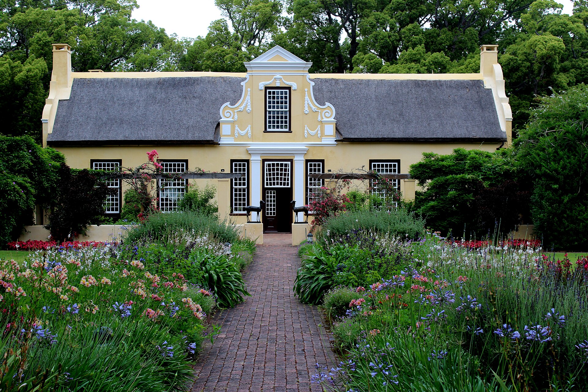 Cape Winelands wedding venues: the historic gardens at Vergelegen, Somerset West