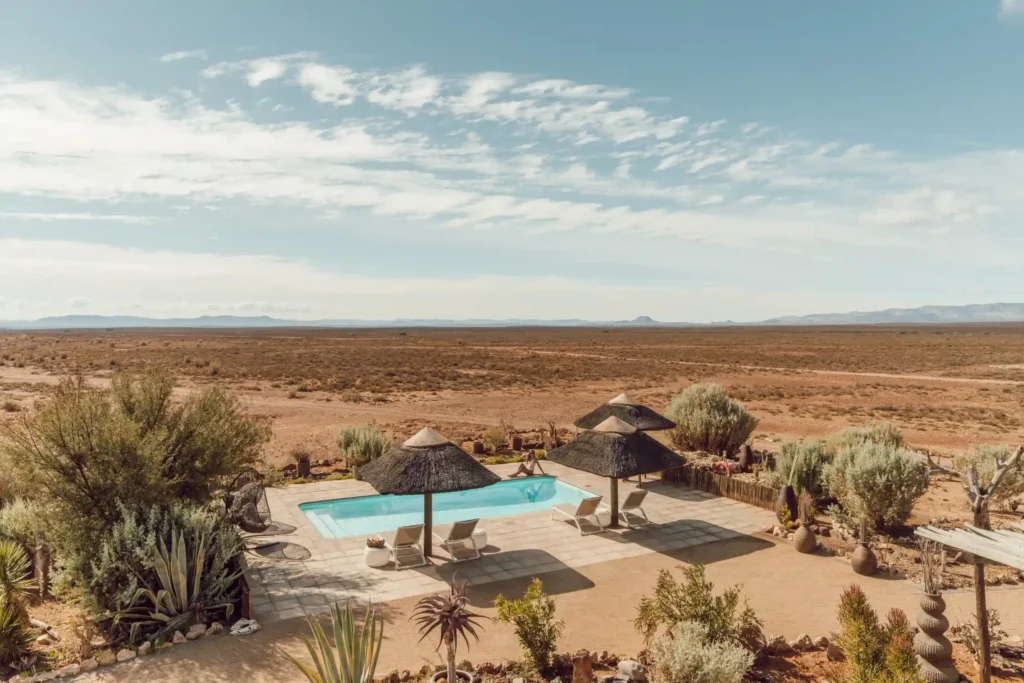 Der Pool des Inverdoorn Game Reserve in der Tankwa-Karoo
